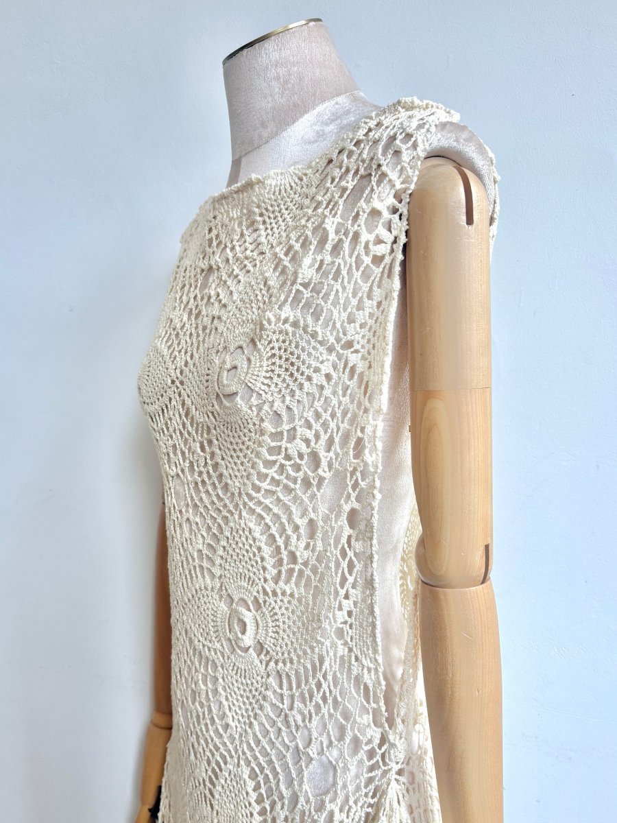 Zero-Waste Dress in Iris White Flower Crochet Lace with Fringe - Image 4