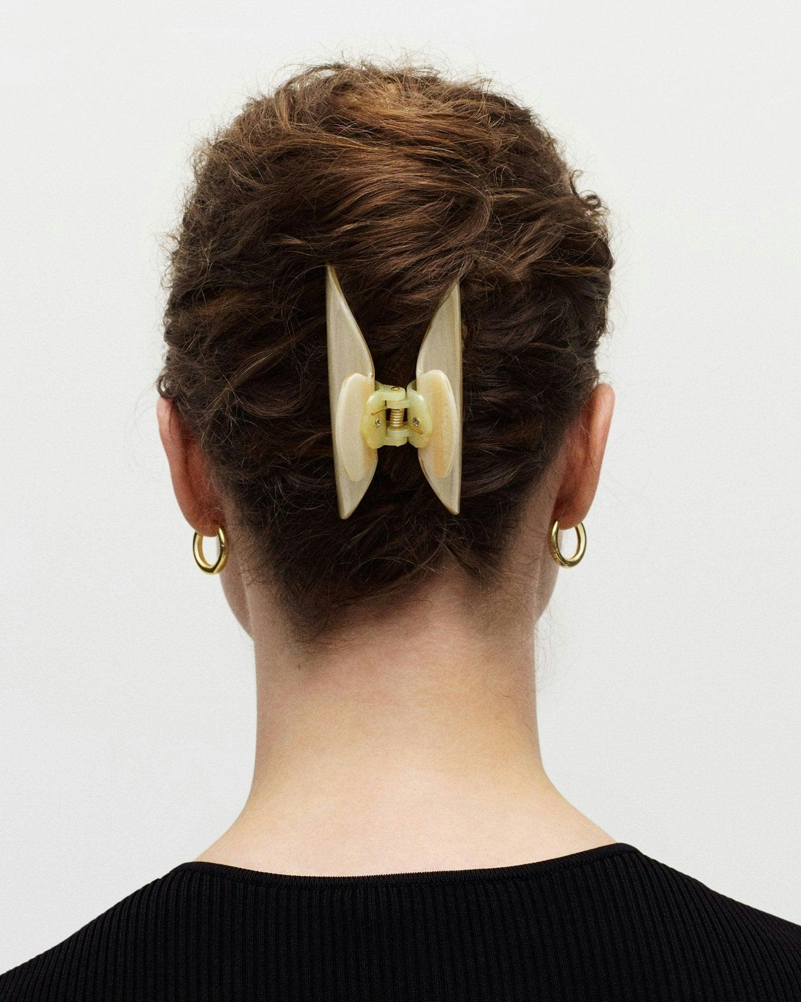 Midi Heirloom Claw in Grey Shell - Image 6