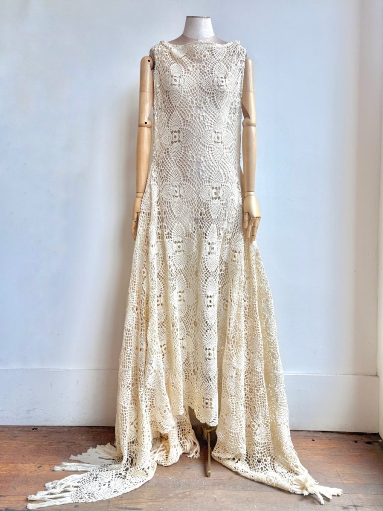 Zero-Waste Dress in Iris White Flower Crochet Lace with Fringe