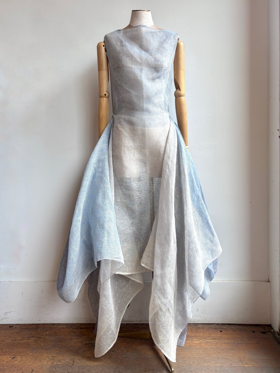 Sheer Zero-Waste Dress in Linen Ombr?? Shades of Blue