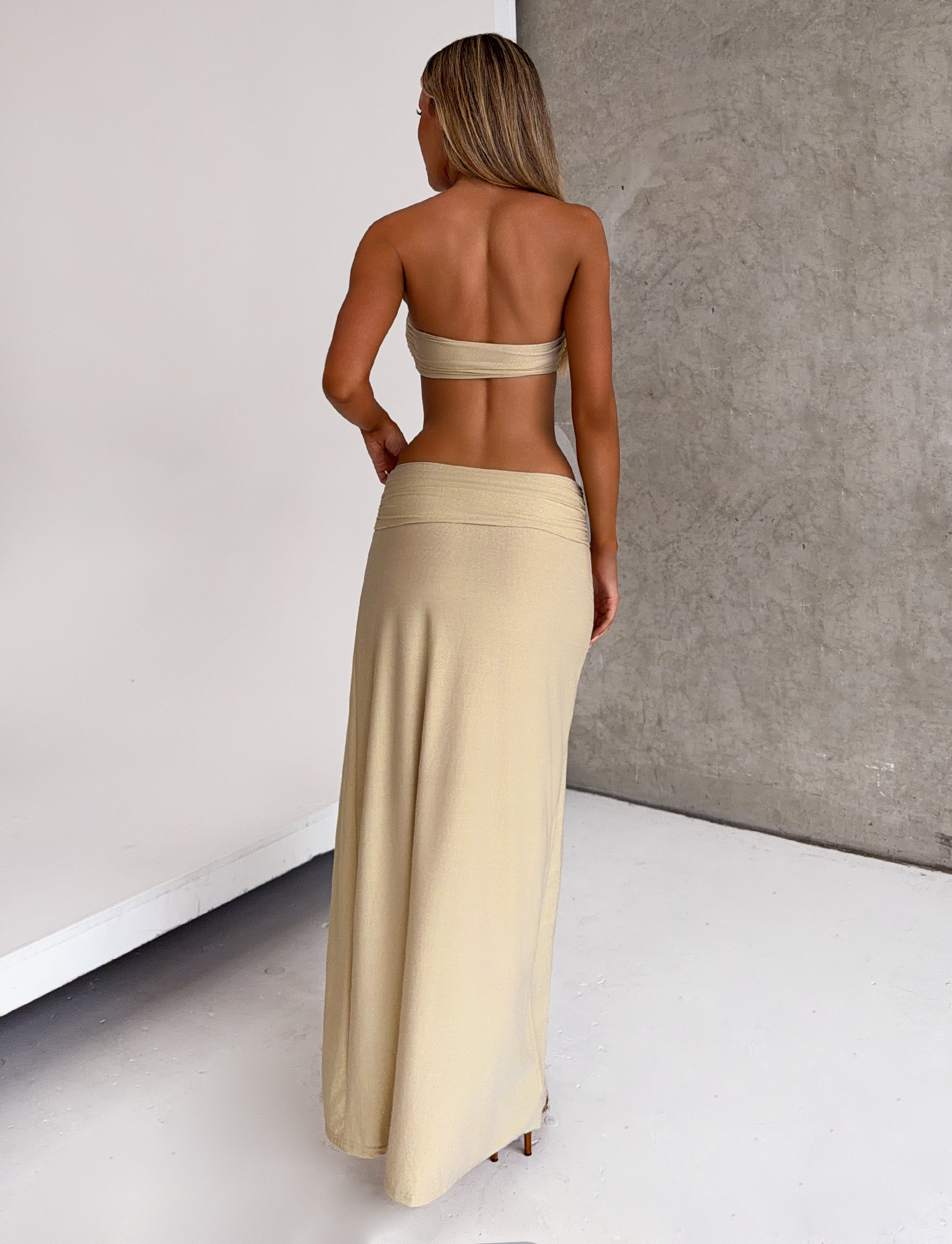KYNLEE 2.0 MAXI DRESS - GOLD - Image 5