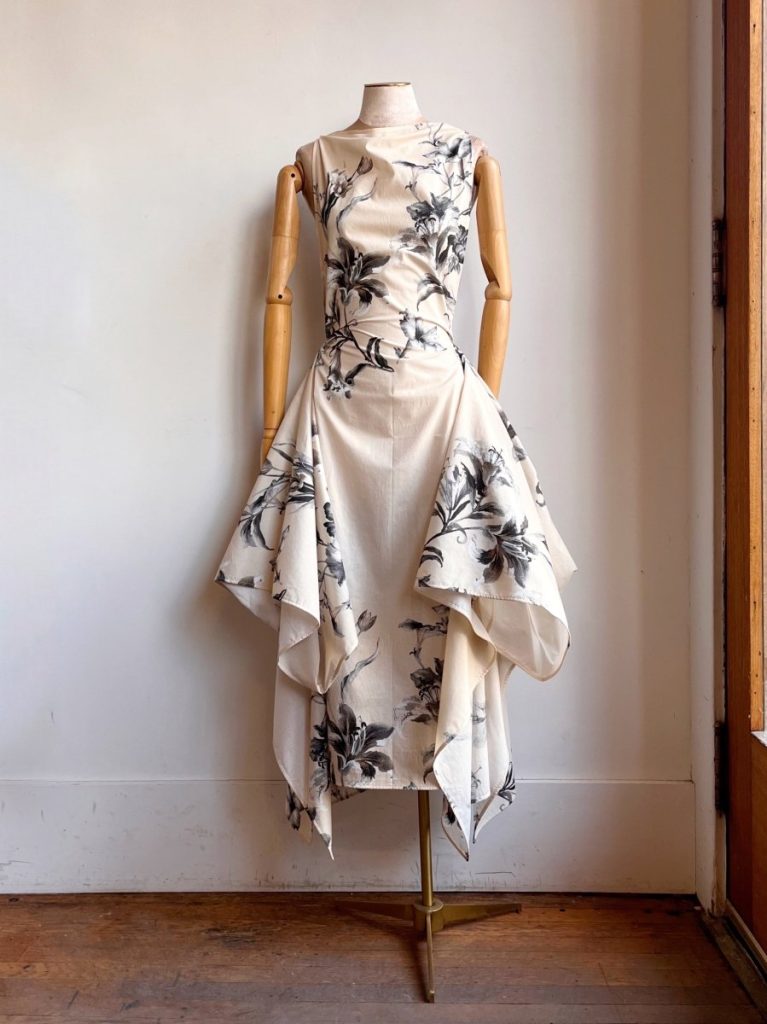 Zero-Waste Dress Eggshell and Grey Half-Tone in Lily Print