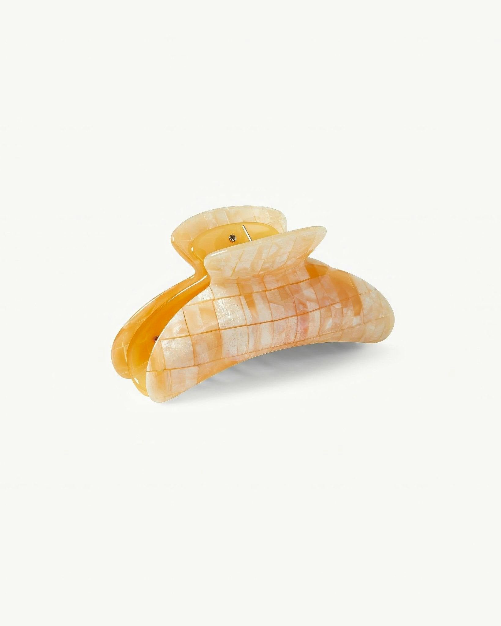 Grande Heirloom Claw in Sea Shell Checker - Image 4