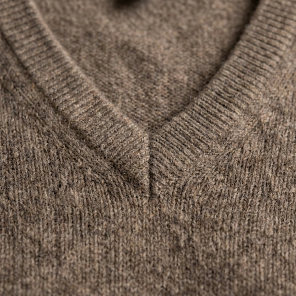 Women's Undyed Cashmere V-Neck Sweater - The Original - Image 6