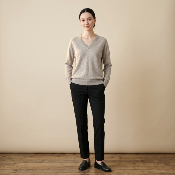 Women's Undyed Cashmere V-Neck Sweater - The Original - Image 14