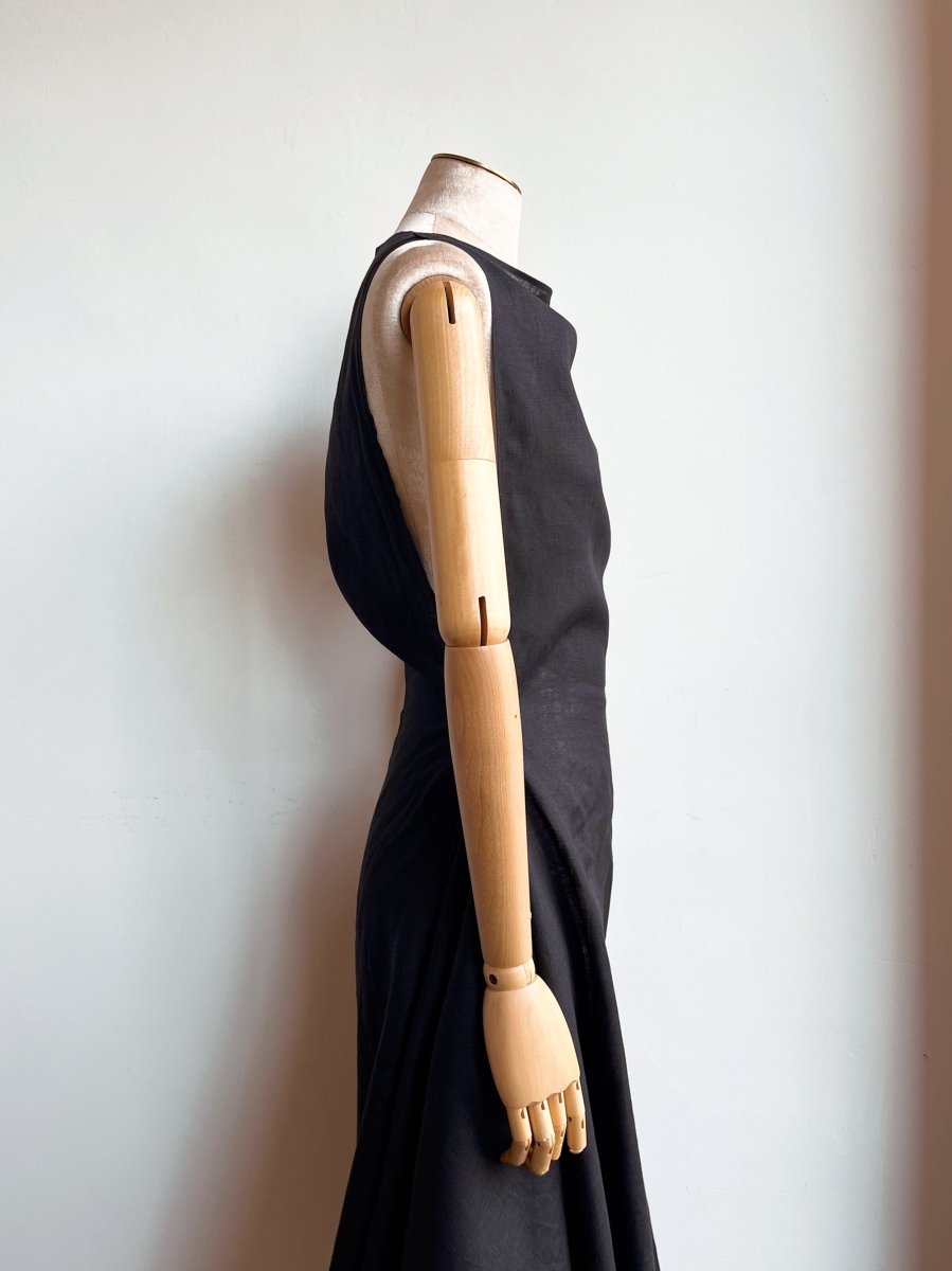 Zero-Waste Dress in Black Linen - Image 4